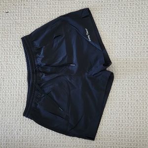 Outdoor Voices Doing Things Shorts - 2.5 in - M